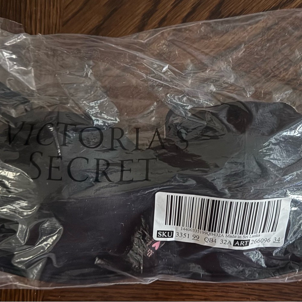 Bombshell VS 32A Black Women's Bra. STILL IN PLASTIC NWT. - Picture 3 of 3